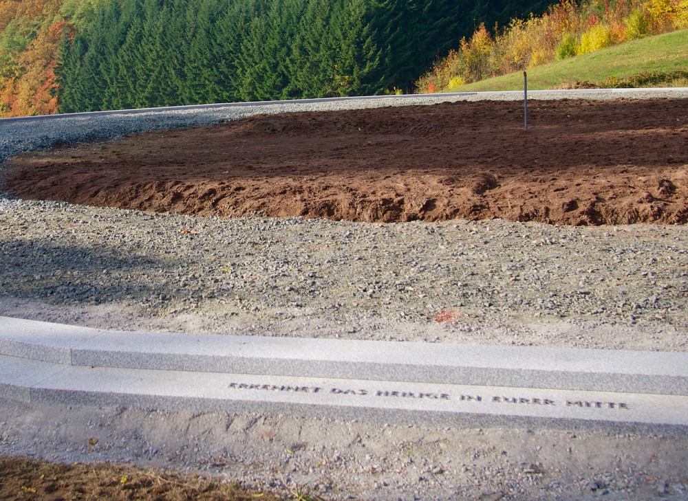 Circle of 2 x 24 steps - Close-up