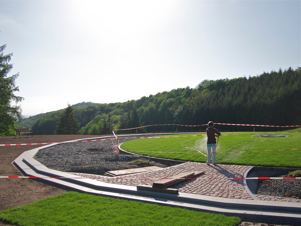 Freddy's daughter wanted to water the lawn