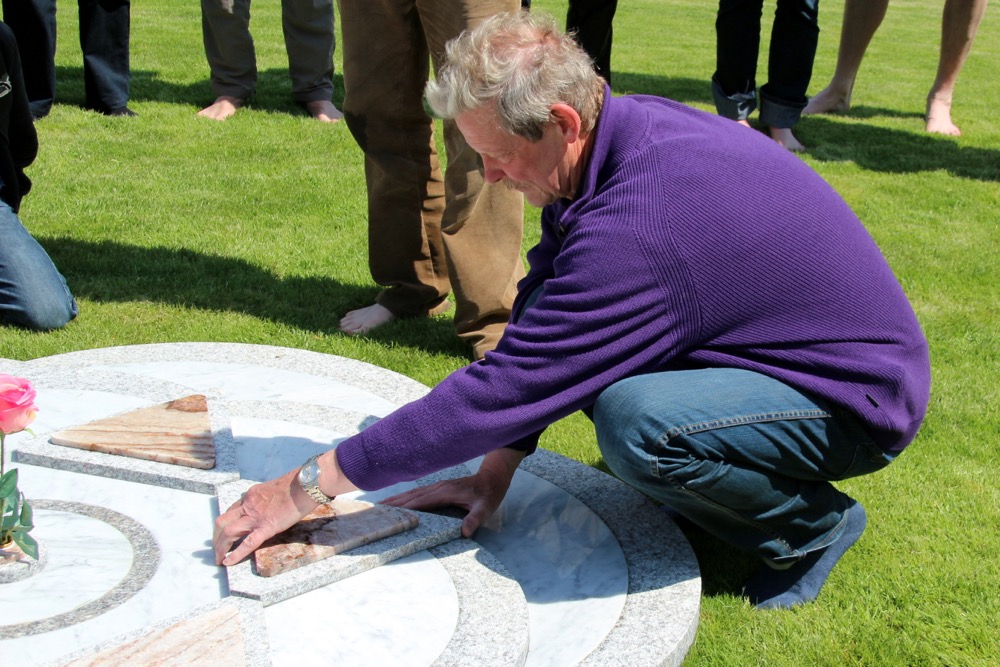 Bernd Rettig lays star for the Rose of Schlom
