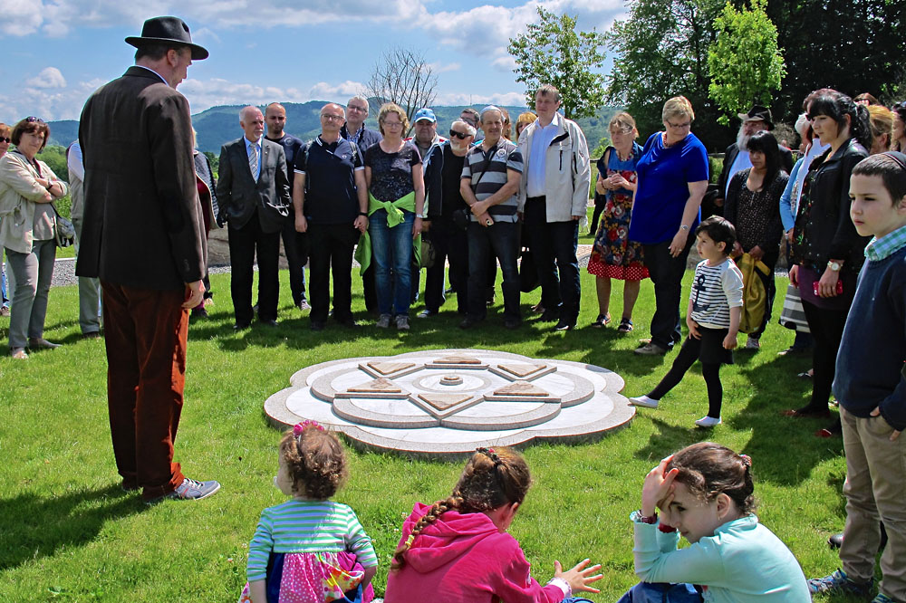 A white Blossom of Shalom