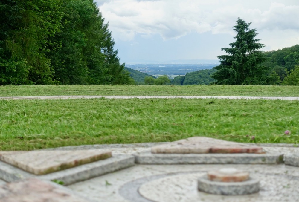 Worms at the Horizont - Jerusalem Friedensmal